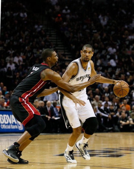 科尔：弗拉格在上场比赛投开了，展现了他三分的巨大威胁（科尔：弗拉格上一战手感火热，三分杀伤力十足）