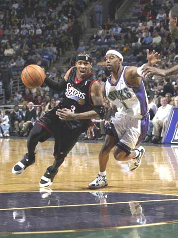 库尼亚：我在巴西队帮助球队组织进攻，但我也可以踢伪9号（库尼亚：在巴西队我承担进攻组织，同样能胜任伪9号）