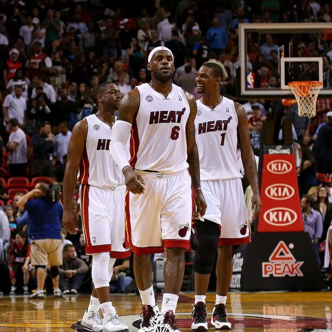 4场比赛收获10分！官方：马雷斯卡当选英超11月最佳教练（英超11月最佳教练出炉：马雷斯卡当选，4战豪取10分）