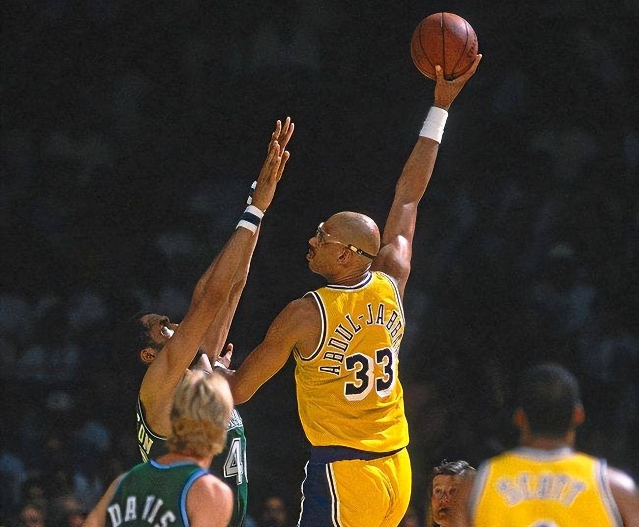 前西班牙主帅谈亚马尔：如果私人生活不端，职业生涯不会长久（前西班牙主帅谈亚马尔：私生活不自律，职业生涯难以长久）