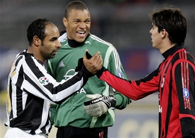 江苏业余足球再添活力 “我爱足球”城市联赛赋能基层足球发展（江苏业余足球活力再升级，“我爱足球”城市联赛助推基层发展）