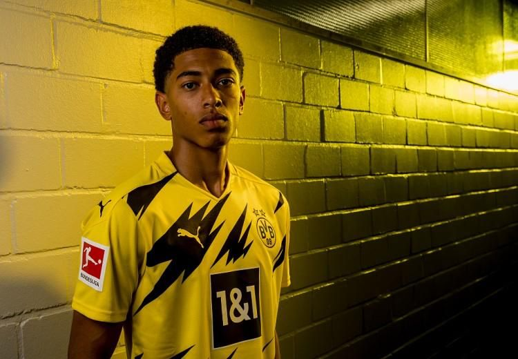 湖人浓眉哥篮下统治球队获胜（浓眉内线统治助湖人取胜）