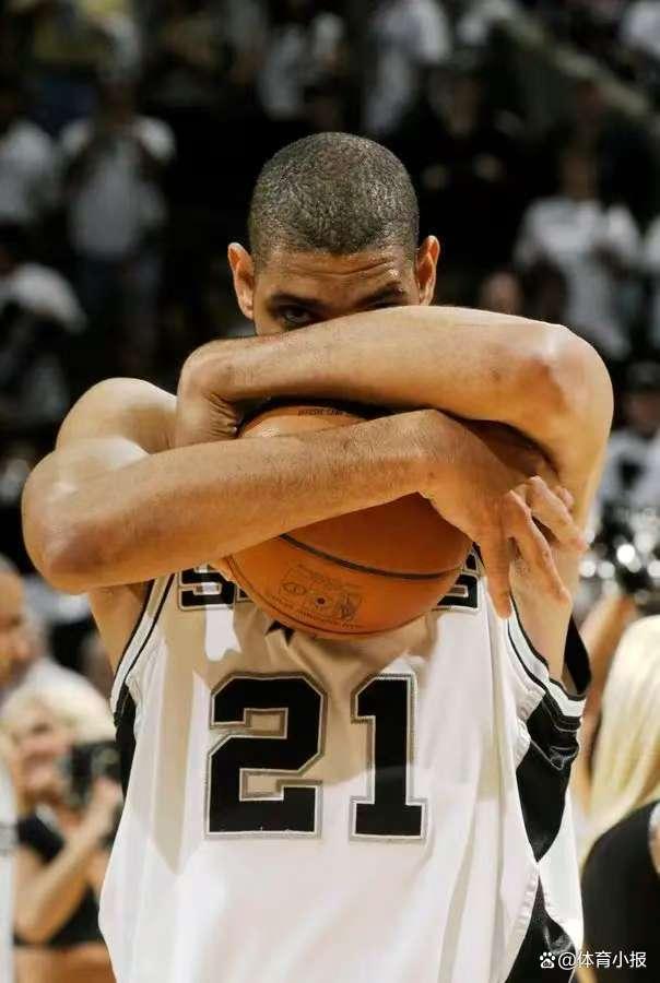 国乒8-2法国采访！莎头谈双打，王曼昱不满失误，梁靖崑谈被逆转（国乒8-2胜法国赛后采访：“莎头”聊双打，王曼昱不满失误，梁靖崑谈遭逆转）