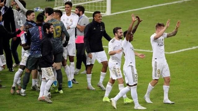 斯玛特：我们的防守跟狗屎一样，但每支球队都有这种阵痛期（斯玛特：我们的防守太烂，但每支球队都会经历阵痛期）