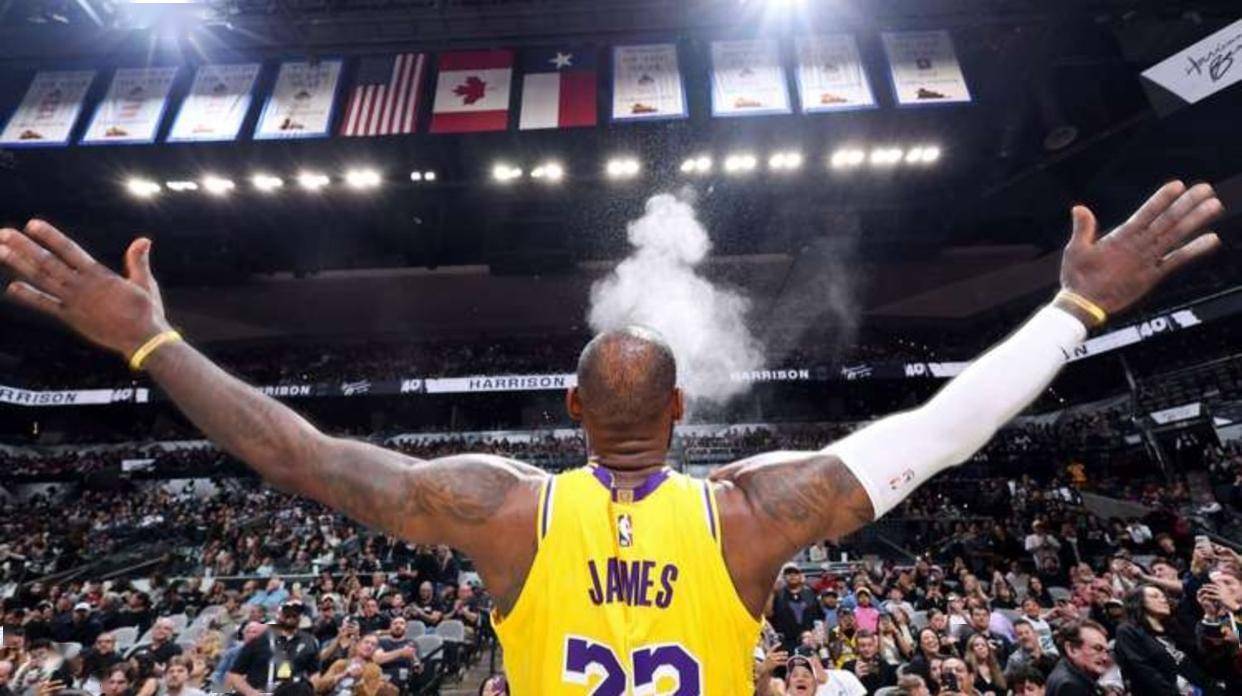 虎父无犬子，路易斯-布冯代表捷克U19上演帽子戏法（有其父必有其子：路易斯·布冯为捷克U19上演帽子戏法）