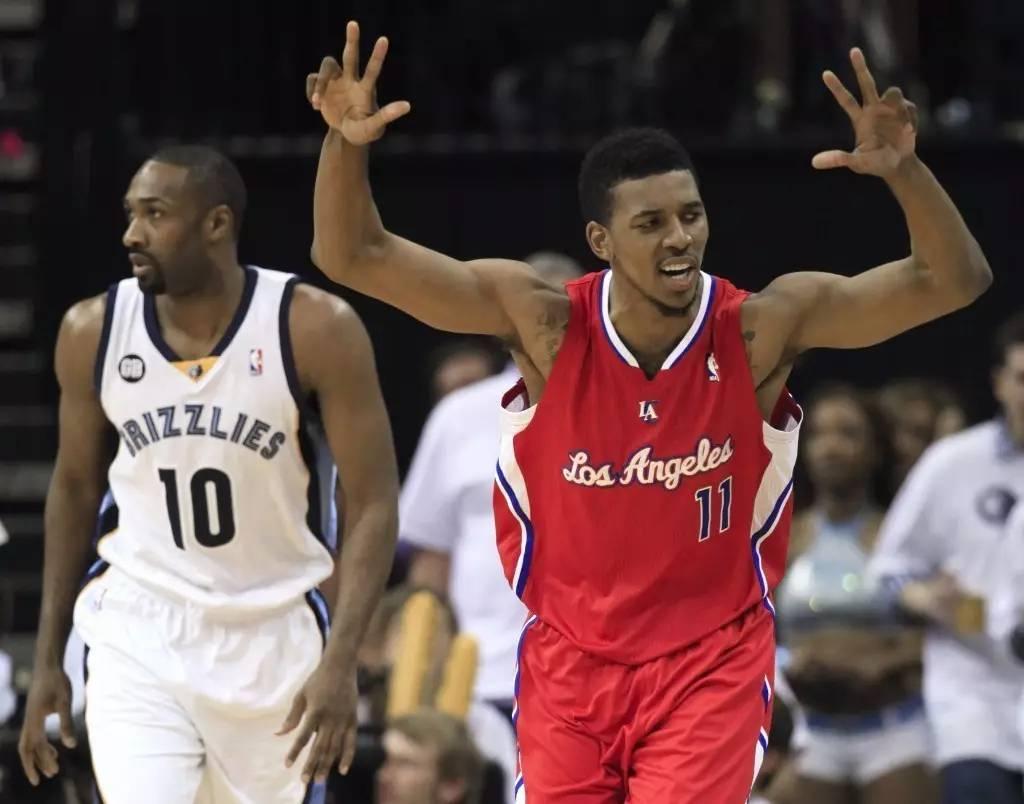 库里谈防守布克：身高上确实会吃亏，我的目标是不被他一步过（库里谈防守布克：身高不占优势，只求不让他第一步过人）