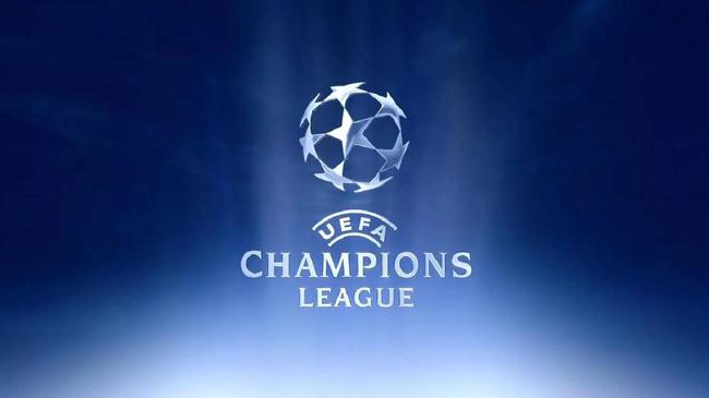 TA：多家豪门关注小将斯密特，阿尔克马尔对其估价约6000万欧（TA：阿尔克马尔为小将斯密特标价约6000万欧，多家豪门正在关注）