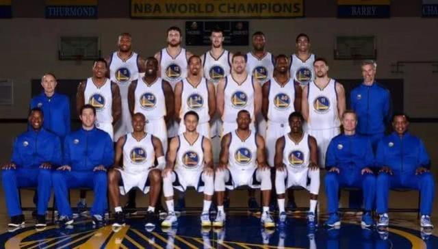 自由身的重逢？阿贾克斯将目光投向昔日爱徒富安健洋（阿贾克斯相中富安健洋，自由身重聚在望？）