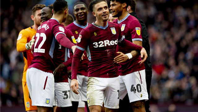 记者：拜仁考虑通过引进巴莱巴以顶替去向未明的格雷茨卡（记者称拜仁考虑引进巴莱巴，顶替去向未定的格雷茨卡）