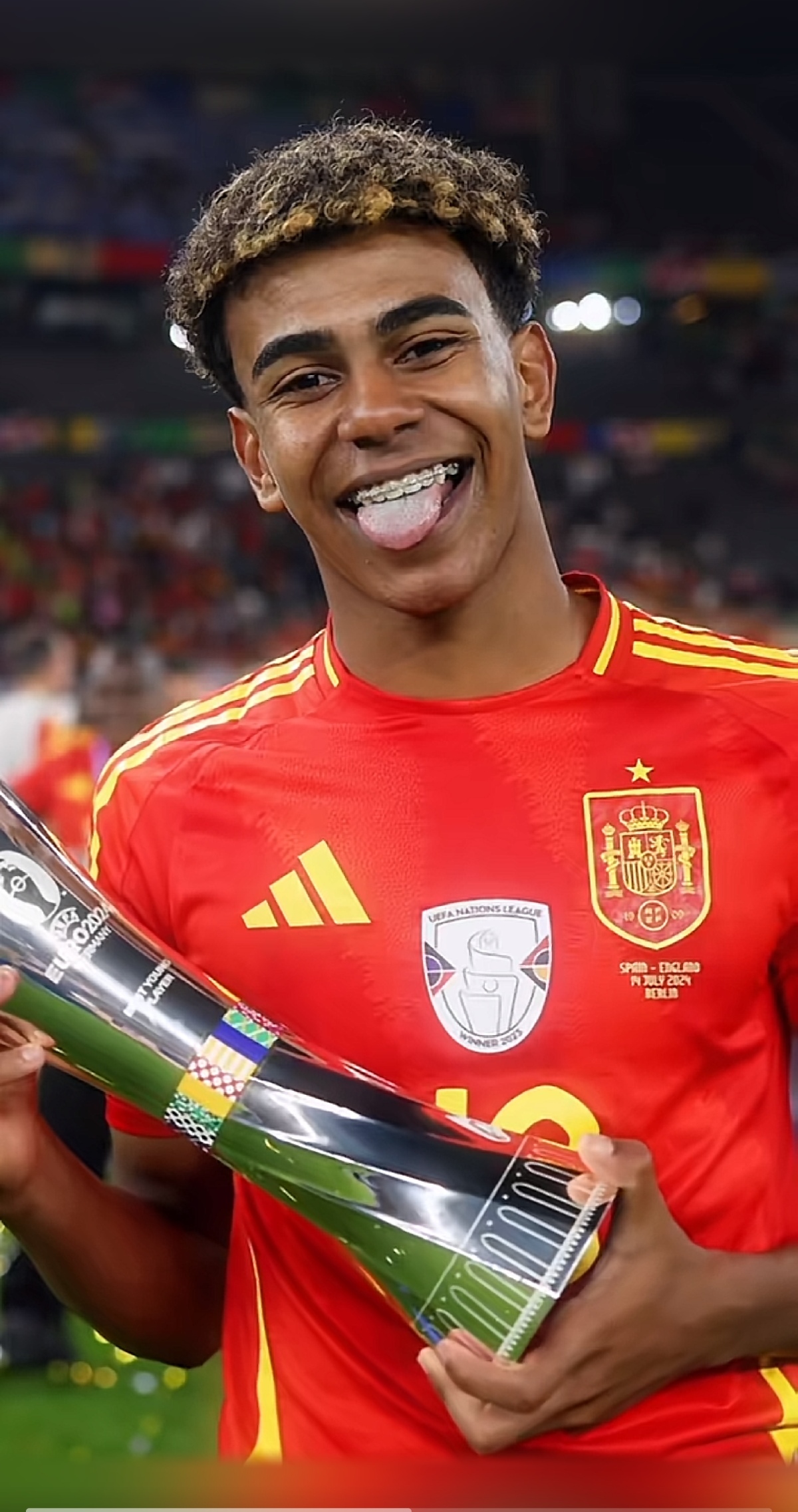 孔蒂：卡拉巴赫是这赛季的欧冠黑马；卢卡库还没做好复出准备（孔蒂称卡拉巴赫是本季欧冠黑马，卢卡库尚未做好复出准备）