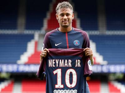 都是重量级！若阿隆索被炒鱿鱼，两名候选人成伯纳乌主推对象（都是大牌！若阿隆索下课，伯纳乌力推两大接班热门）