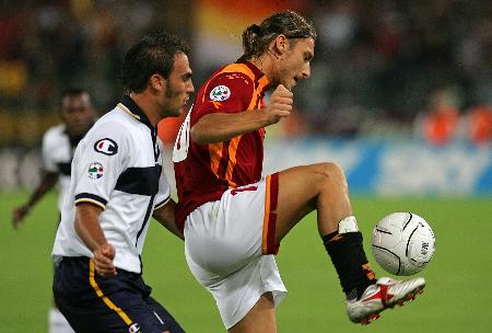 欧冠：利物浦2-0战胜马赛（欧冠赛场：利物浦2-0力克马赛）