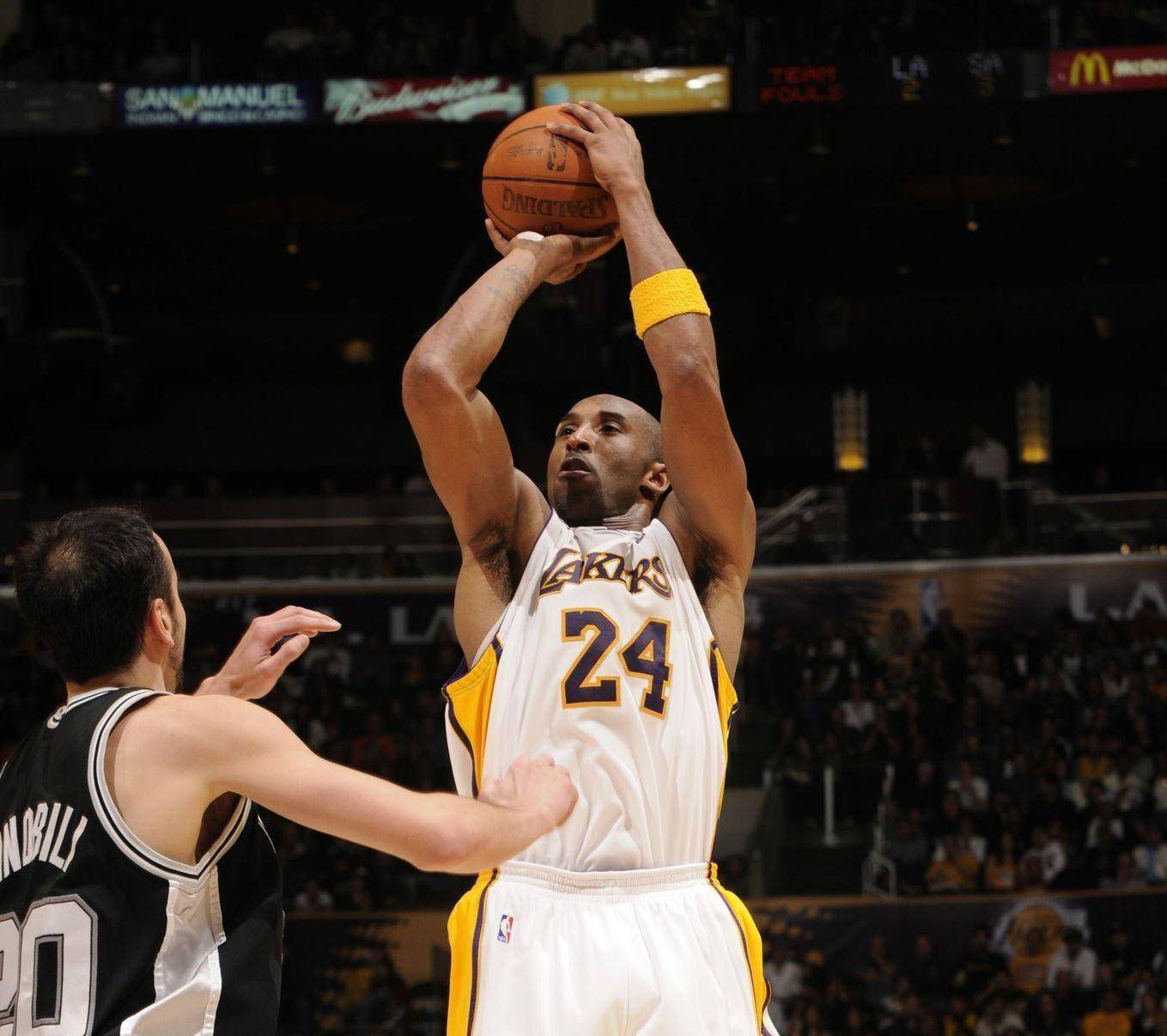 比肩东契奇！弗拉格35分追平独行侠近15年新秀最高分（弗拉格轰35分追平独行侠近15年新秀纪录，与东契奇比肩）