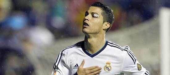 跟队：拉菲尼亚参加了训练一切正常，预计能首发出战法兰克福（随队：拉菲尼亚训练无碍，预计首发迎战法兰克福）