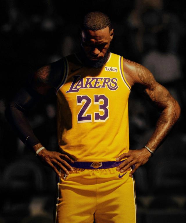 尼克斯主场目前12胜1负 创队史33年来的主场最佳开局战绩！（尼克斯主场12胜1负，创队史近33年最佳主场开局）