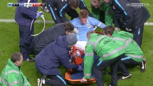 斯科蒂·巴恩斯在今日的比赛中，上半场投篮手感不佳半场仅得到5分。（斯科蒂·巴恩斯今日上半场手感冰凉，半场仅得5分）