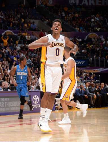 图拉姆：我们踢得很认真，我们是强大的团队，这对年轻人有益（图拉姆：我们态度投入，团队实力雄厚，这对年轻球员大有裨益）