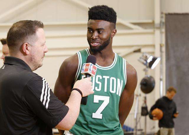 神剧本！狼队加时9-0被掘金反轰11-2 华子约基奇炸裂表演（神反转！狼队加时9-0却遭掘金11-2回击，华子与约基奇上演炸裂对飙）