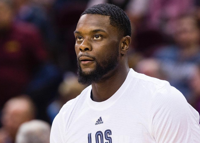 NBA季后赛焦点球员精彩表现（NBA季后赛明星球员高光时刻）