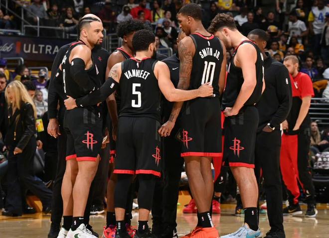 106场，基米希升至德国队历史出场榜第十位（出战106场，基米希位列德国队出场榜第10位）