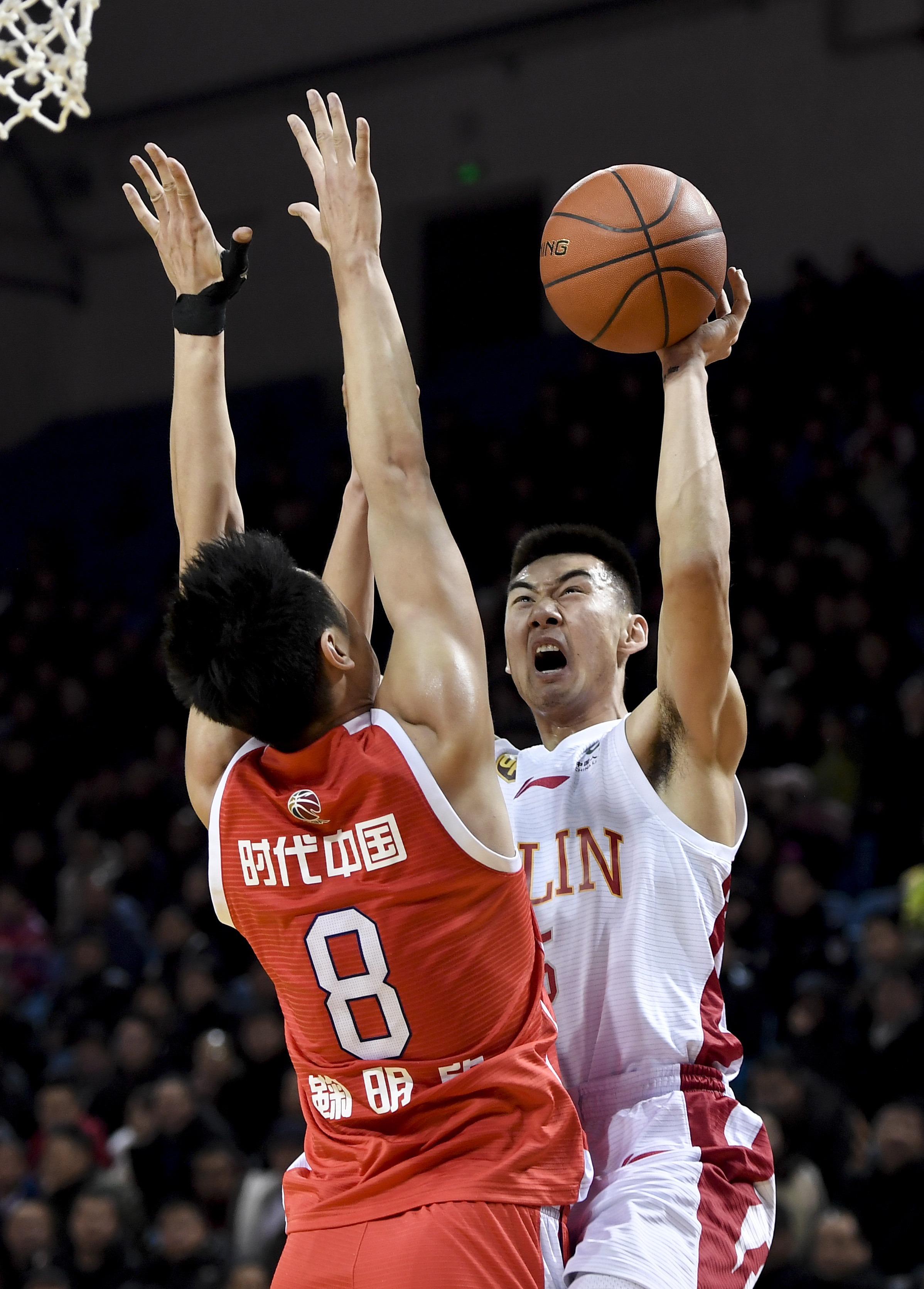 体坛联播｜利物浦欧冠绝杀国米，巴萨逆转战胜法兰克福（体坛快讯｜利物浦欧冠绝杀国米，巴萨逆转击退法兰克福）